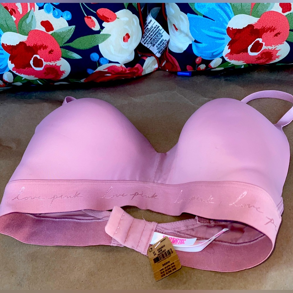 BRAND NEW- PINK Victorias Secret Wireless Bra